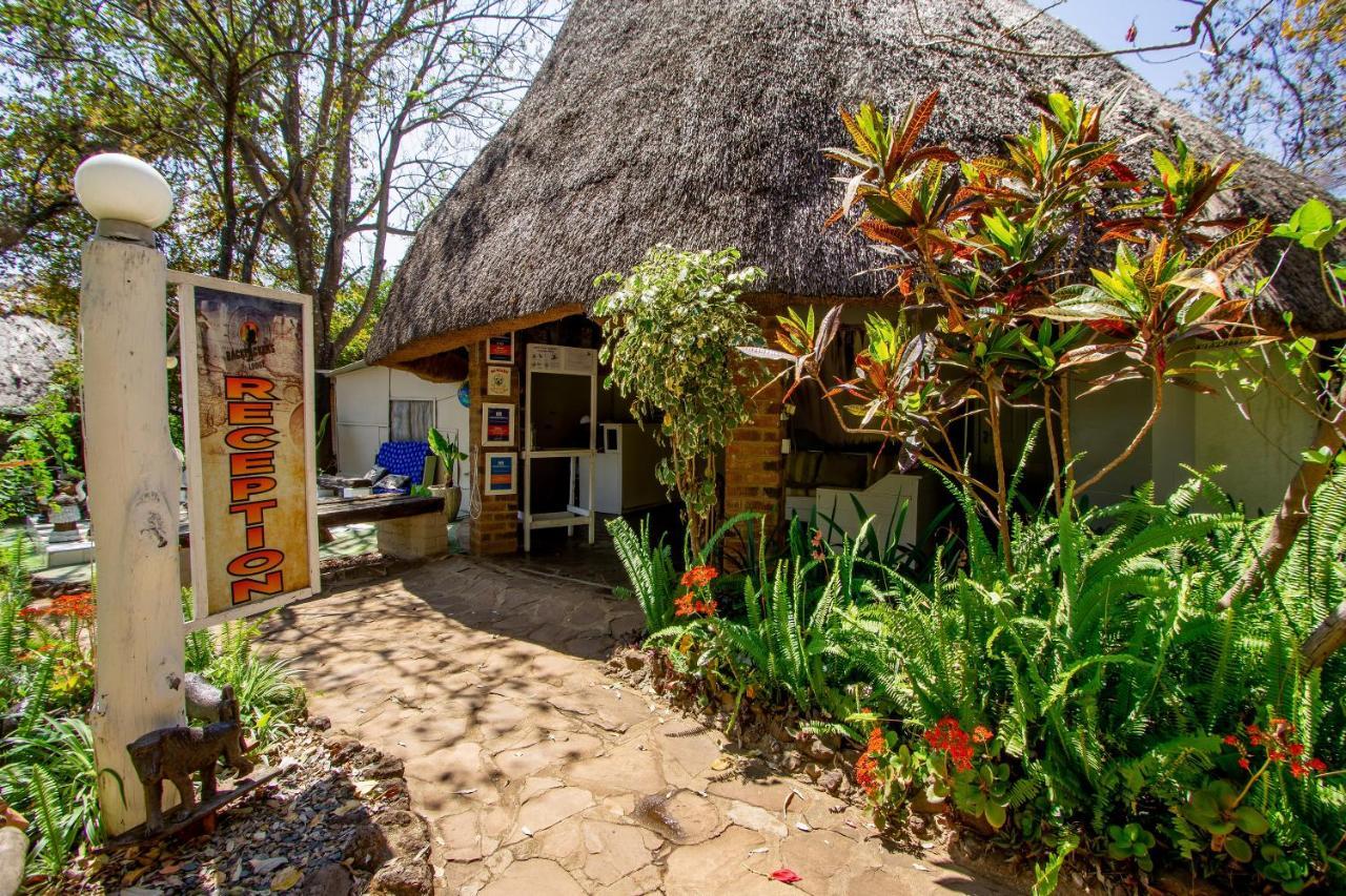 Victoria Falls Backpackers Lodge Екстериор снимка