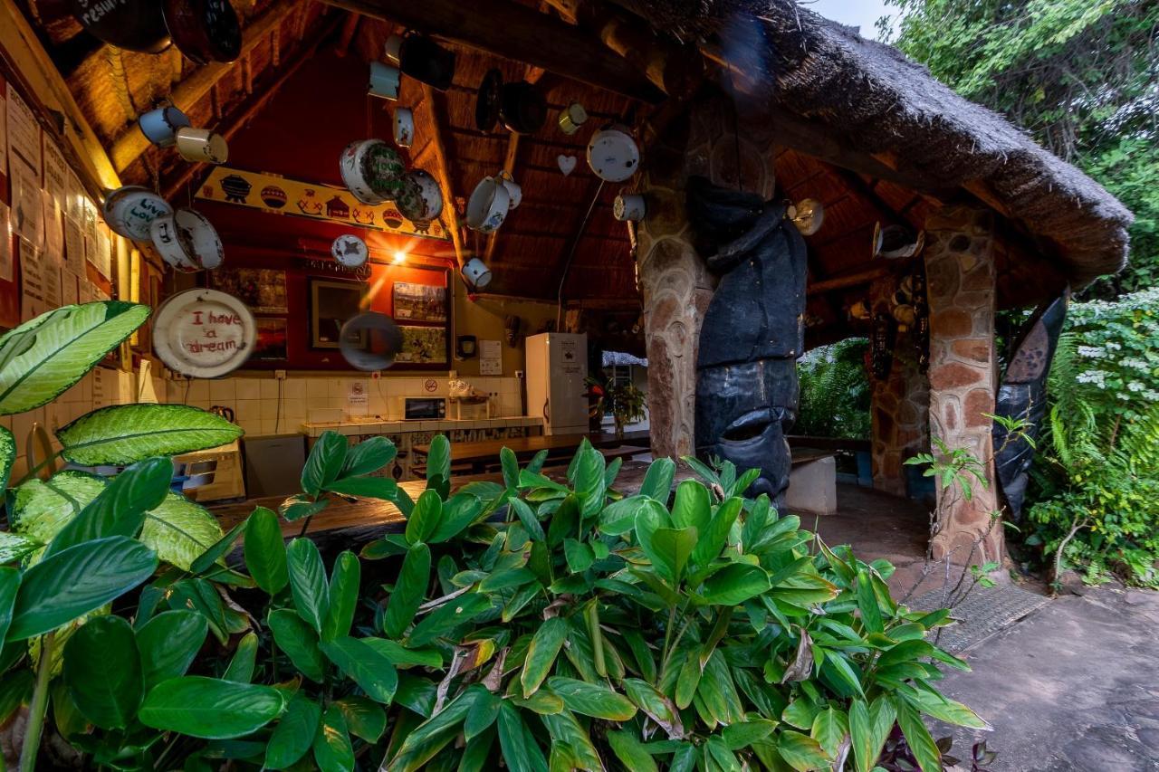 Victoria Falls Backpackers Lodge Екстериор снимка