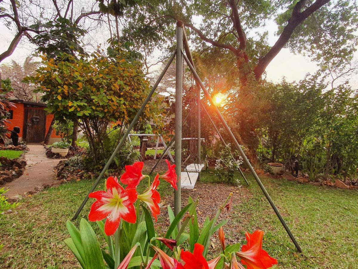 Victoria Falls Backpackers Lodge Екстериор снимка