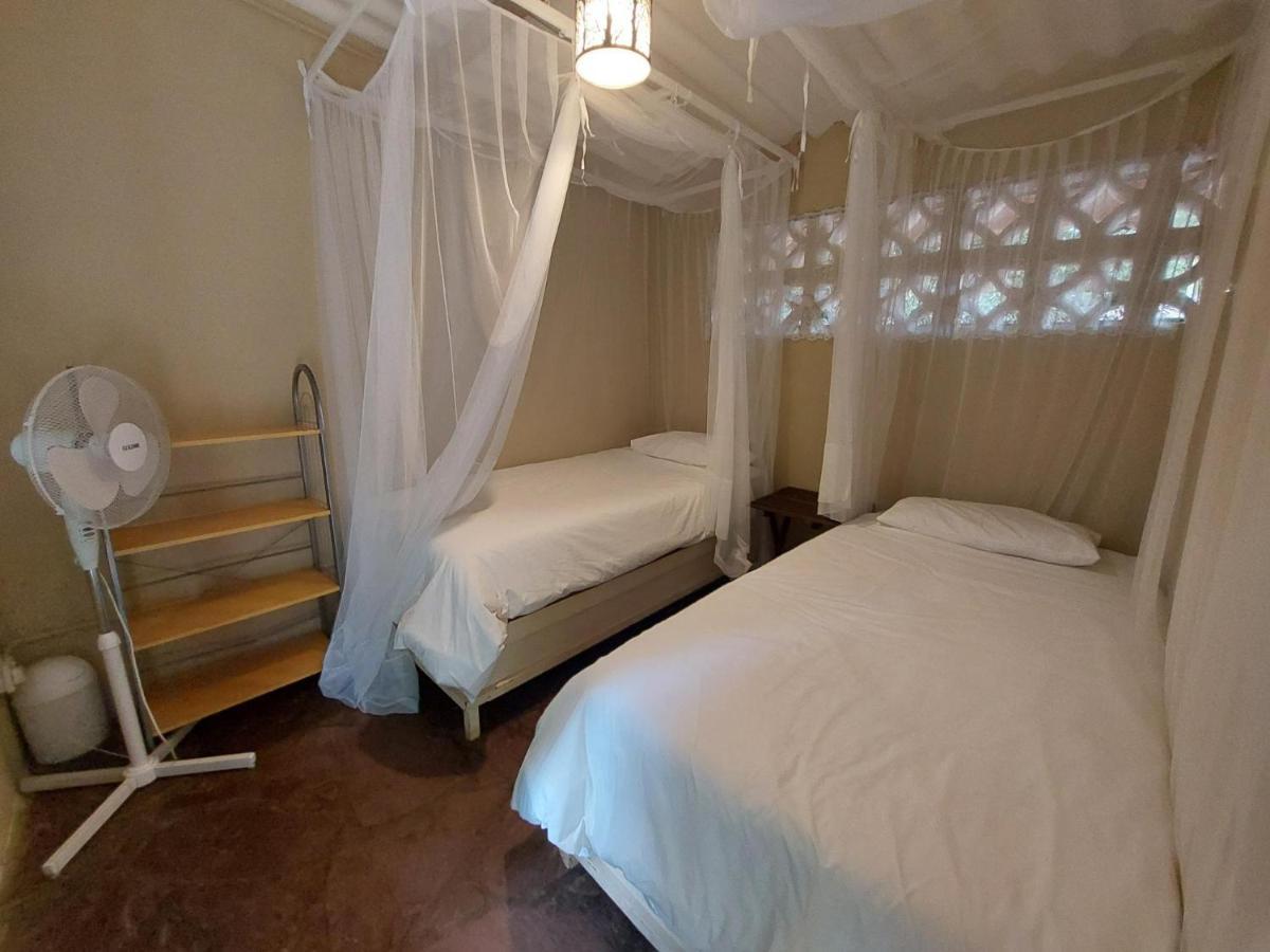 Victoria Falls Backpackers Lodge Екстериор снимка