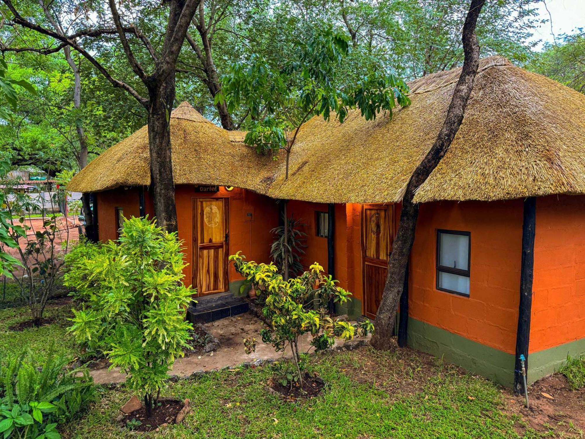 Victoria Falls Backpackers Lodge Екстериор снимка